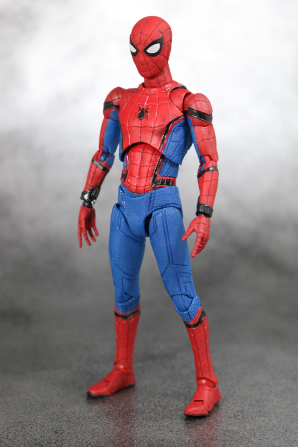 MAFEX　スパイダーマン　ホームカミング　レビュー　全身