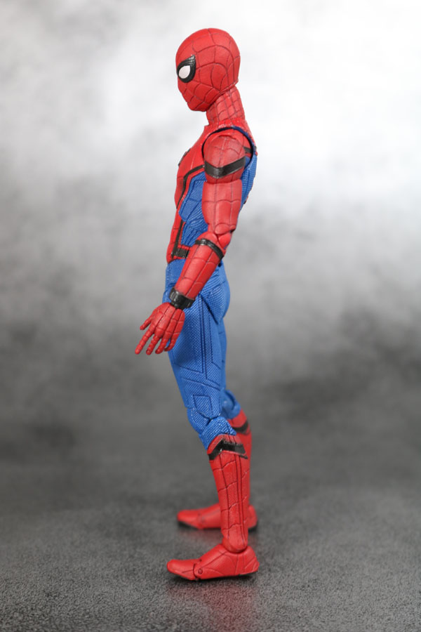 MAFEX　スパイダーマン　ホームカミング　 レビュー　全身