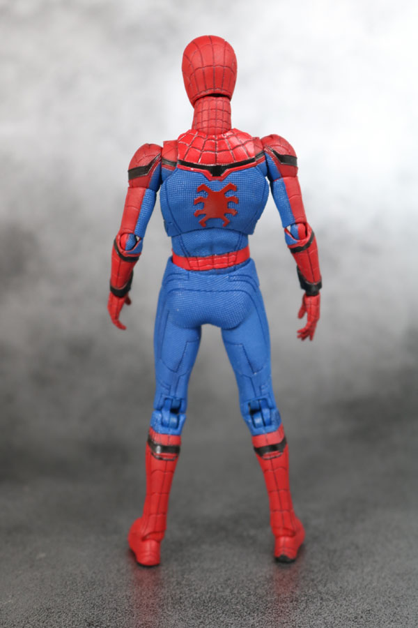 MAFEX　スパイダーマン　ホームカミング　レビュー　全身