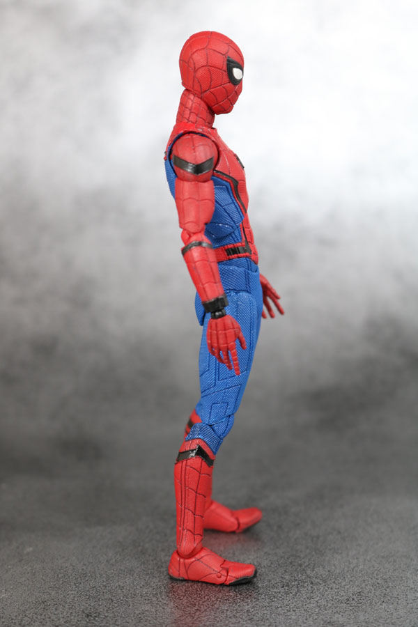 MAFEX　スパイダーマン　ホームカミング　レビュー　全身