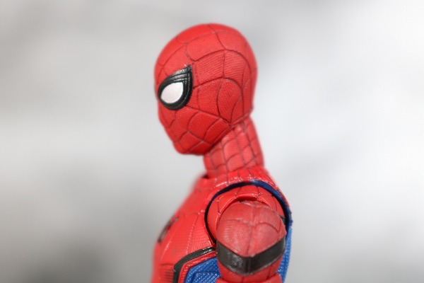 MAFEX　スパイダーマン　ホームカミング　レビュー　全身