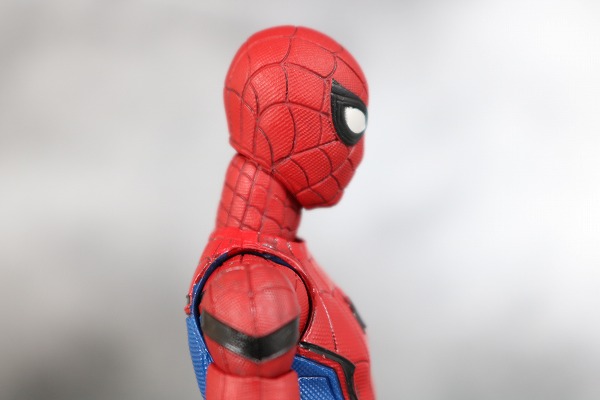 MAFEX　スパイダーマン　ホームカミング　レビュー　全身