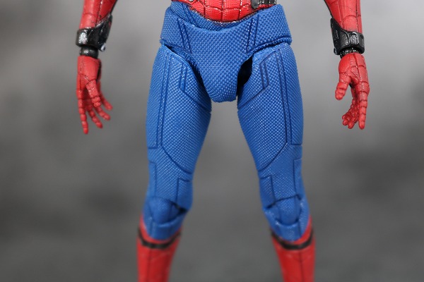 MAFEX　スパイダーマン　ホームカミング　レビュー　全身