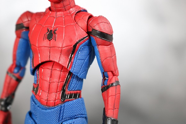 MAFEX　スパイダーマン　ホームカミング　レビュー　全身