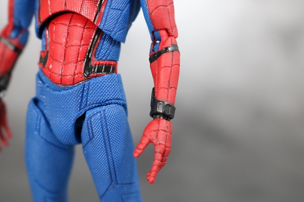 MAFEX　スパイダーマン　ホームカミング　レビュー　全身