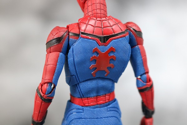 MAFEX　スパイダーマン　ホームカミング　レビュー　全身