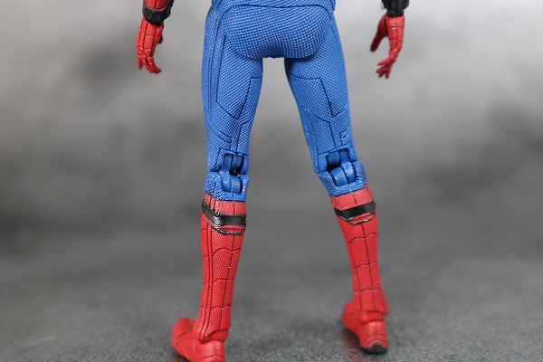 MAFEX　スパイダーマン　ホームカミング　レビュー　全身