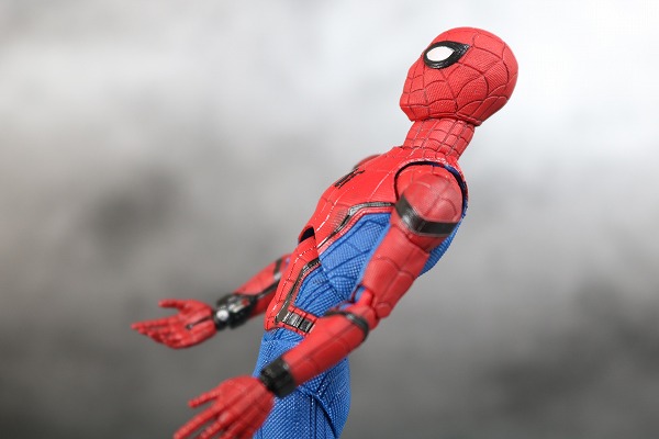 MAFEX　スパイダーマン　ホームカミング　レビュー　可動 