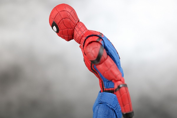 MAFEX　スパイダーマン　ホームカミング　レビュー　可動