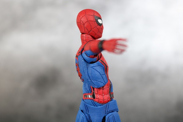 MAFEX　スパイダーマン　ホームカミング　レビュー　可動 