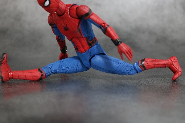 MAFEX　スパイダーマン　ホームカミング　レビュー　可動 