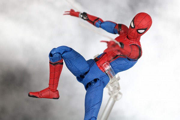 MAFEX　スパイダーマン　ホームカミング　レビュー　アクション 