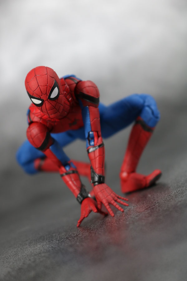 MAFEX　スパイダーマン　ホームカミング　レビュー　アクション 