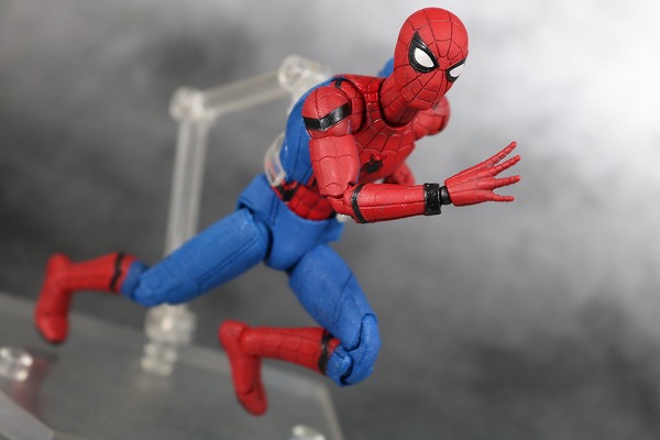 MAFEX　スパイダーマン　ホームカミング　レビュー　アクション 