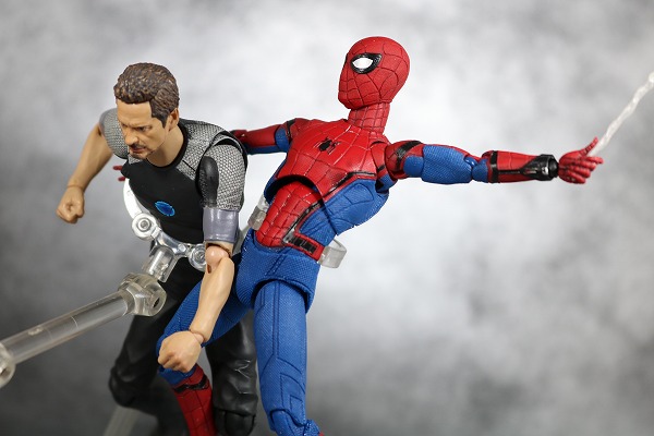 MAFEX　スパイダーマン　ホームカミング　レビュー　アクション 