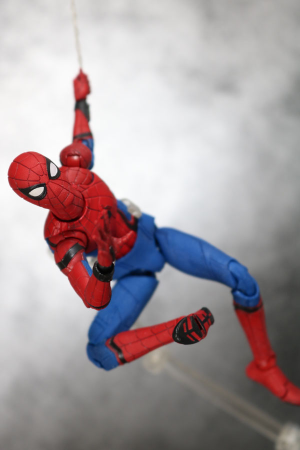 MAFEX　スパイダーマン　ホームカミング　レビュー　アクション 