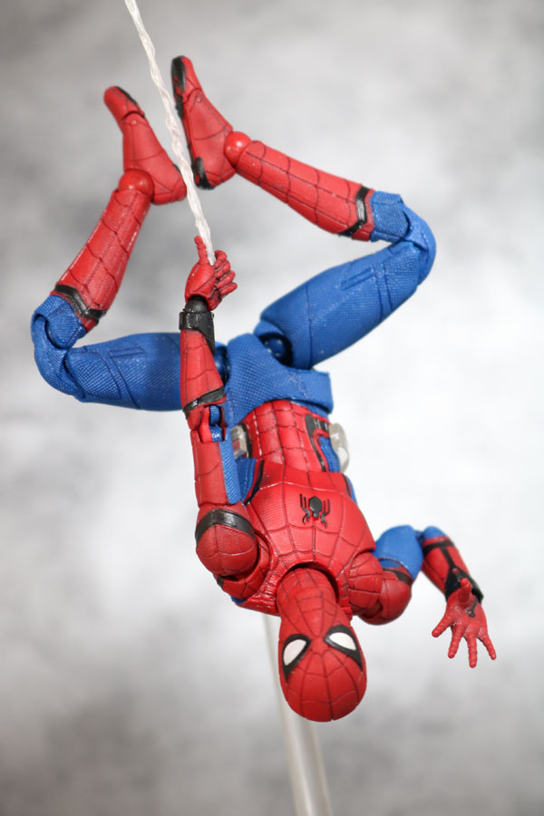 MAFEX　スパイダーマン　ホームカミング　レビュー　アクション 