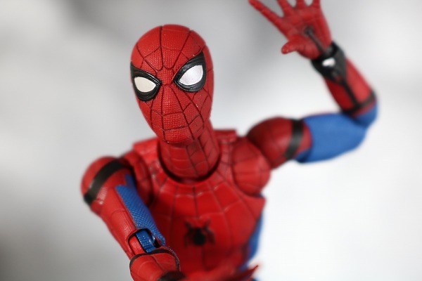 MAFEX　スパイダーマン（ホームカミング）　レビュー