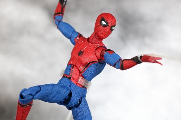 MAFEX　スパイダーマン　ホームカミング　レビュー　アクション 