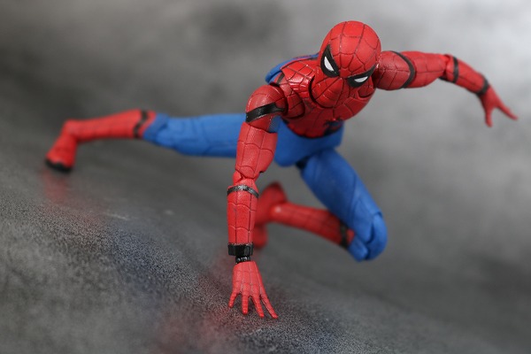 MAFEX　スパイダーマン　ホームカミング　レビュー　アクション 