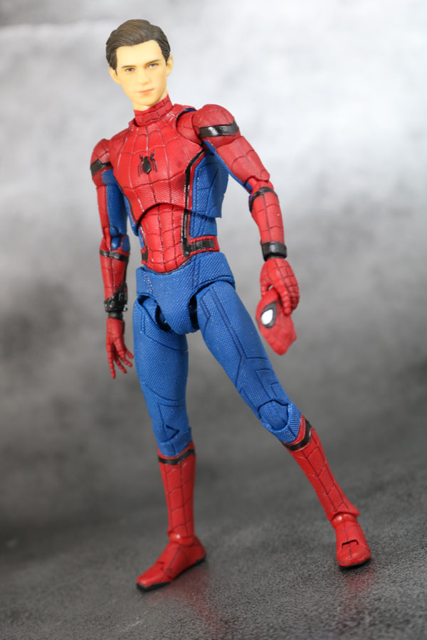 MAFEX　スパイダーマン　ホームカミング　レビュー　アクション 