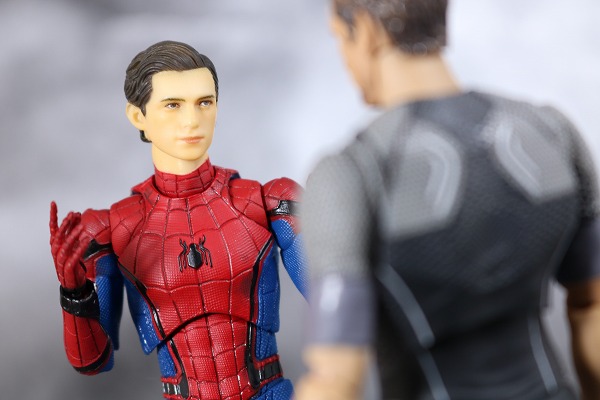 MAFEX　スパイダーマン　ホームカミング　レビュー　アクション 