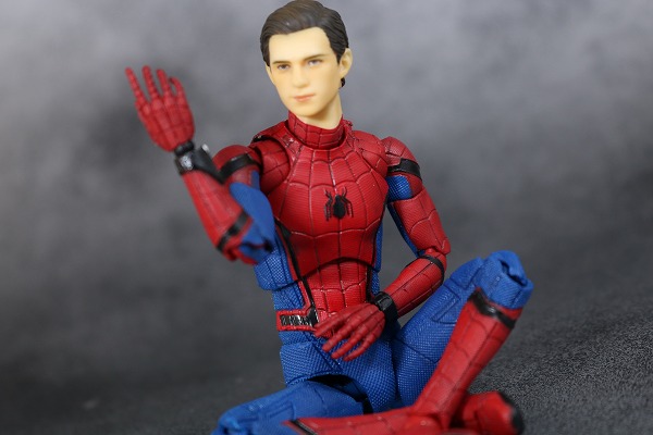 MAFEX　スパイダーマン　ホームカミング　レビュー　アクション 