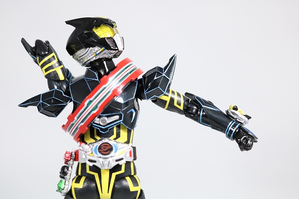 S.H.フィギュアーツ　仮面ライダードライブ　タイプスペシャル　レビュー　可動 