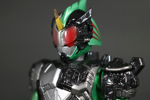 S.H.フィギュアーツ　仮面ライダーアマゾン ニューオメガ　レビュー　全身