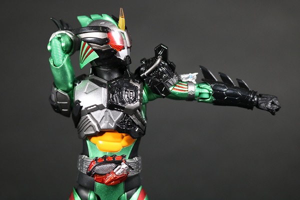 S.H.フィギュアーツ　仮面ライダーアマゾン ニューオメガ　レビュー　可動 