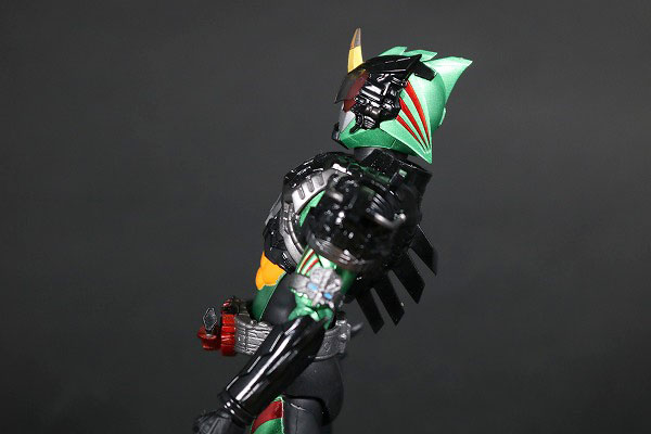 S.H.フィギュアーツ　仮面ライダーアマゾン ニューオメガ　レビュー　可動 