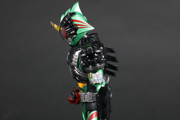 S.H.フィギュアーツ　仮面ライダーアマゾン ニューオメガ　レビュー　可動