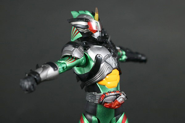 S.H.フィギュアーツ　仮面ライダーアマゾン ニューオメガ　レビュー　可動 