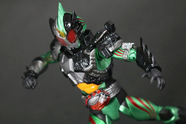 S.H.フィギュアーツ　仮面ライダーアマゾン ニューオメガ　レビュー　アクション 