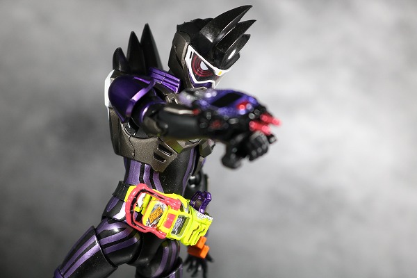 S.H.フィギュアーツ　仮面ライダーゲンム　アクションゲーマー　レベル2　スポーツゲーマ　レビュー　アクション