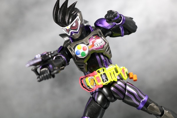 S.H.フィギュアーツ　仮面ライダーゲンム　アクションゲーマー　レベル2　スポーツゲーマ　レビュー　アクション