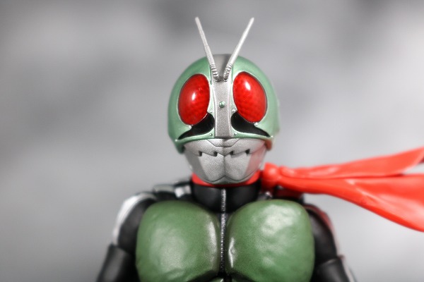 S.H.フィギュアーツ　仮面ライダー新1号　真骨彫製法　レビュー　全身