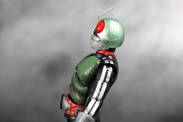 S.H.フィギュアーツ　仮面ライダー新1号　真骨彫製法　レビュー　可動 