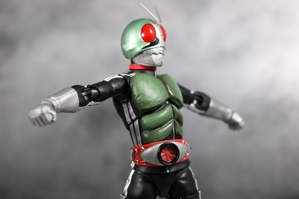 S.H.フィギュアーツ　仮面ライダー新1号　真骨彫製法　レビュー　可動 