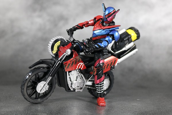 創動　仮面ライダービルド　BUILD4　オクトパスライト　海賊レッシャー　マシンビルダー　レビュー  