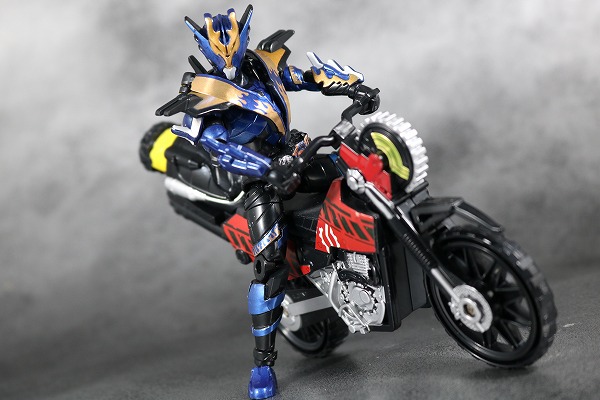 創動　仮面ライダービルド　BUILD4　マシンビルダー　アクション　レビュー 