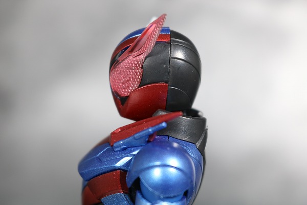 S.H.フィギュアーツ　仮面ライダービルド　ラビットタンク　フォーム　レビュー　全身