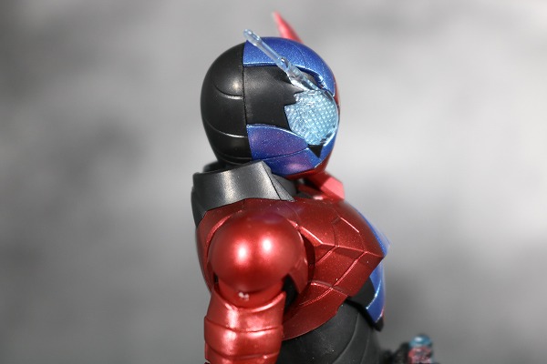 S.H.フィギュアーツ　仮面ライダービルド　ラビットタンク　フォーム　レビュー　全身