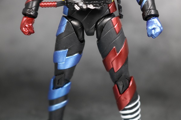 S.H.フィギュアーツ　仮面ライダービルド　ラビットタンク　フォーム　レビュー　全身