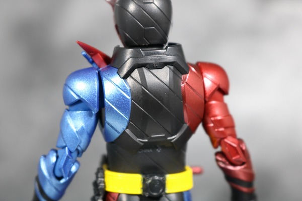 S.H.フィギュアーツ　仮面ライダービルド　ラビットタンク　フォーム　レビュー　全身