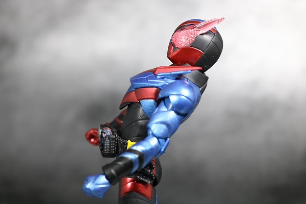 S.H.フィギュアーツ　仮面ライダービルド　ラビットタンク　フォーム　レビュー　可動 