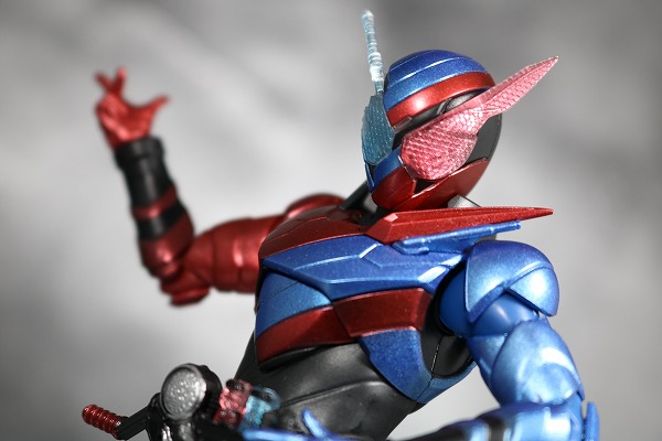 S.H.フィギュアーツ　仮面ライダービルド　ラビットタンク　フォーム　レビュー　アクション