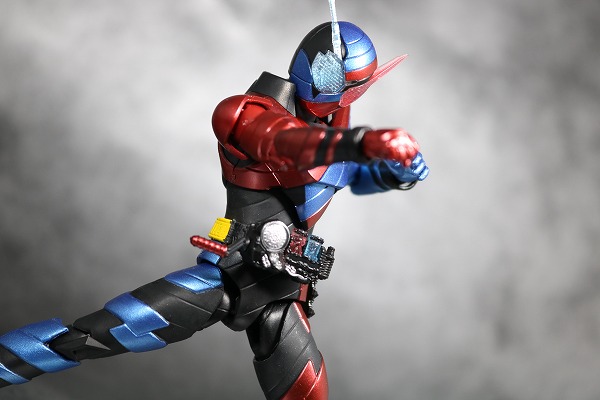 S.H.フィギュアーツ　仮面ライダービルド　ラビットタンク　フォーム　レビュー　アクション