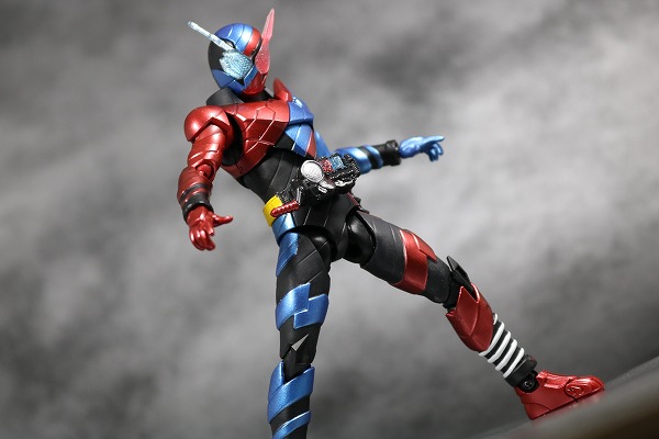 S.H.フィギュアーツ　仮面ライダービルド　ラビットタンク　フォーム　レビュー　アクション