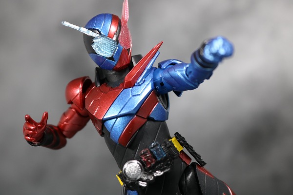 S.H.フィギュアーツ　仮面ライダービルド　ラビットタンク　フォーム　レビュー　アクション